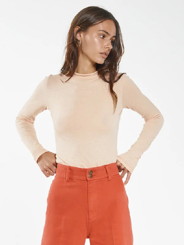 Inverse Hemp Turtle Neck - Apricot