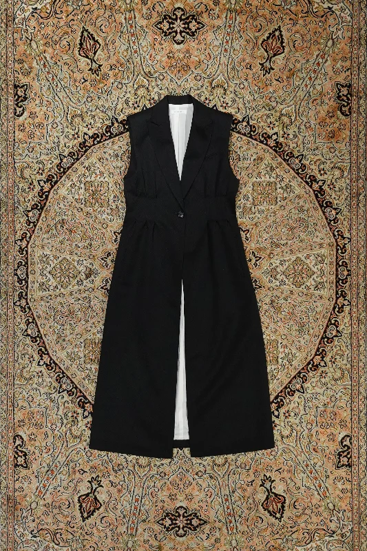 SLEEVELESS TAILORED COAT (BLACK)